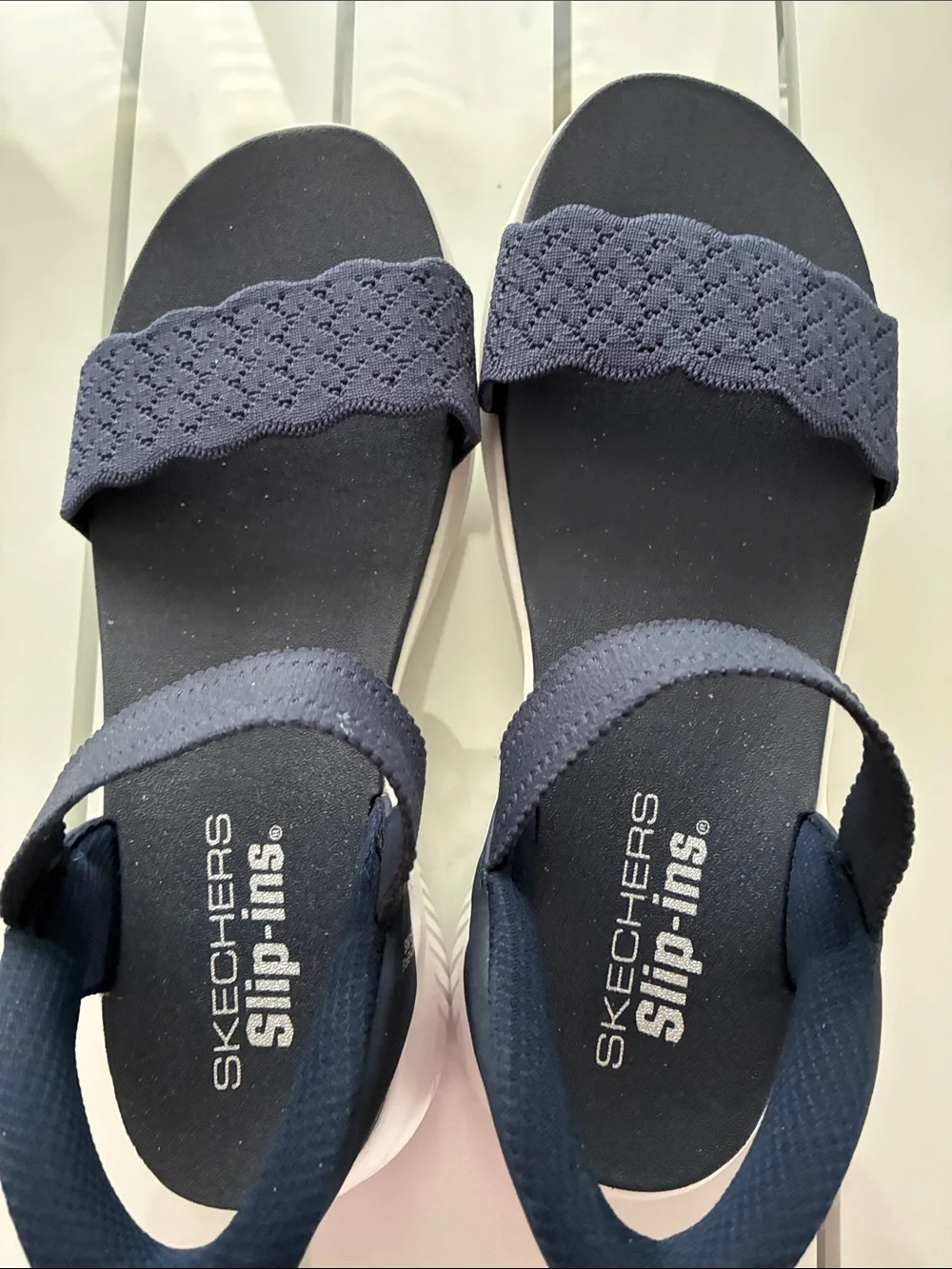 Skechers navy slip
